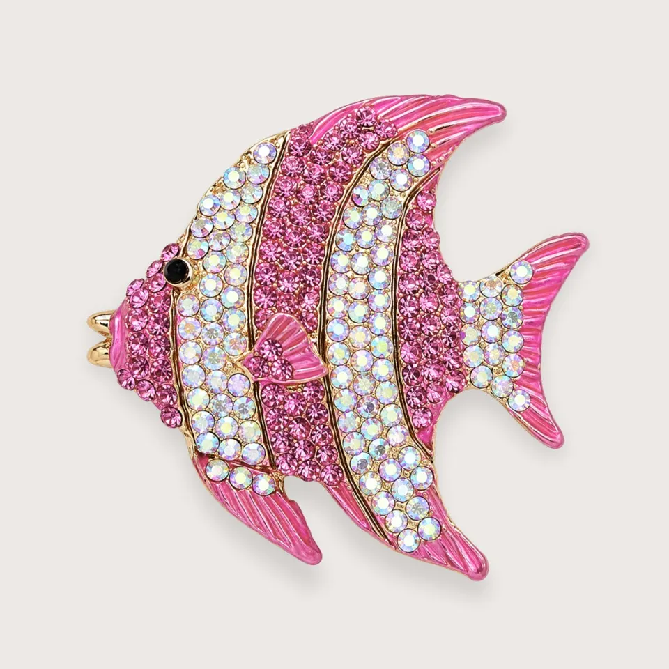 Smuk fiskebroche med pink og iriserende rhinsten · Trendbrocher — produktfoto