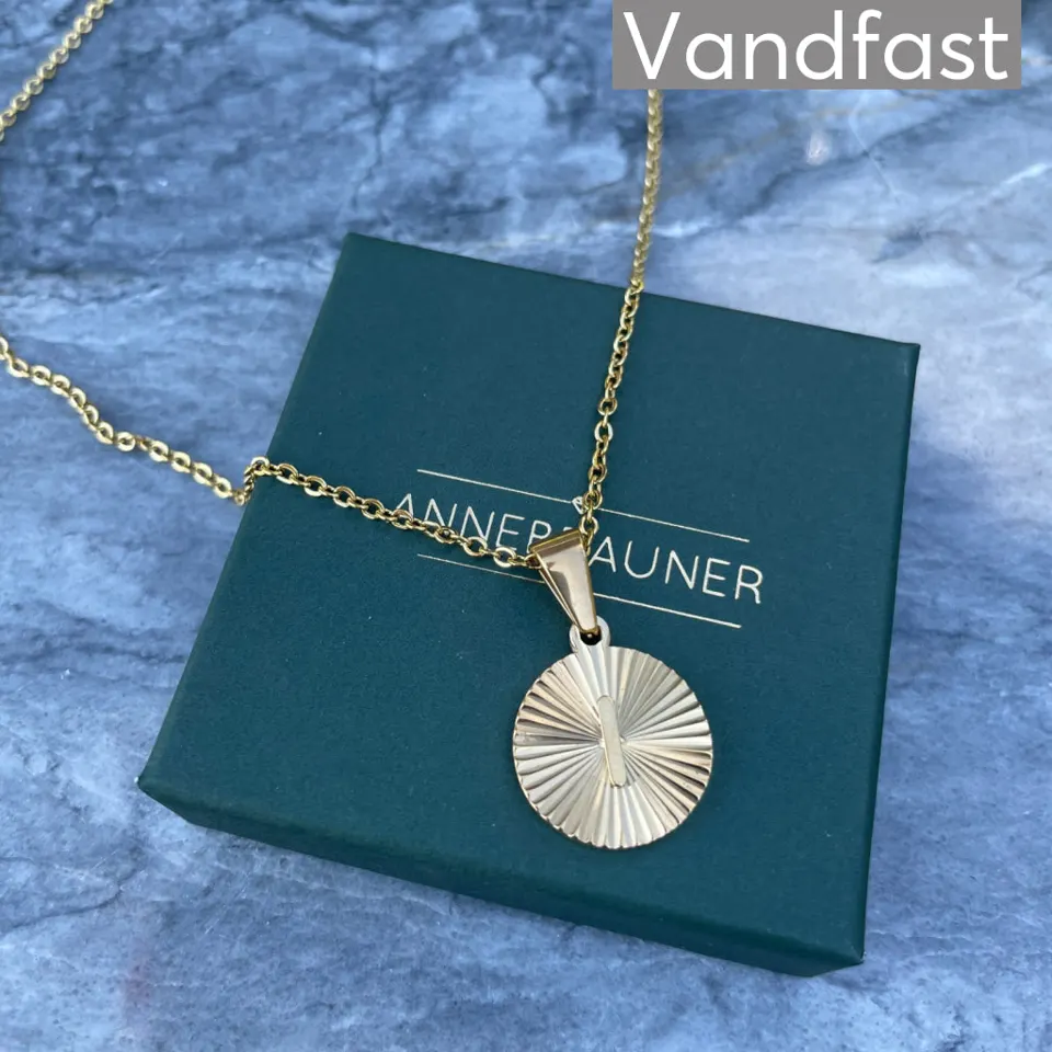 ANNEBRAUNER Sun Burst Letter Halskæde 18K Guldbelagt - A — produktfoto