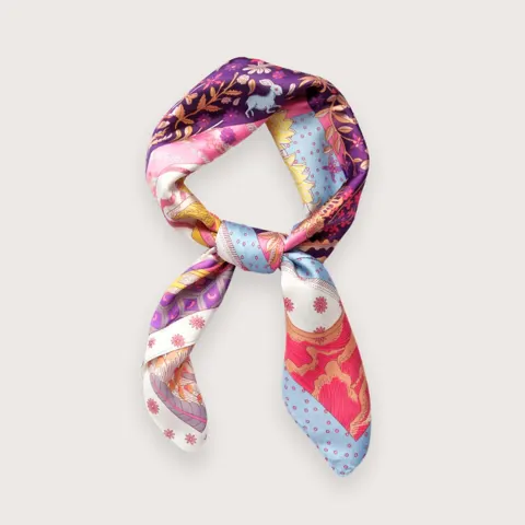Alice Y2K satintørklæde i pastel pop-farver - Chant du Matin — produktfoto
