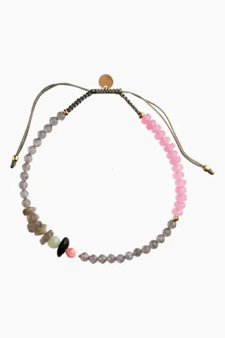 Harmony Bracelet With Calm Grey & Pink Gemstones and Khakigrey Ribbon - Stine A — produktfoto