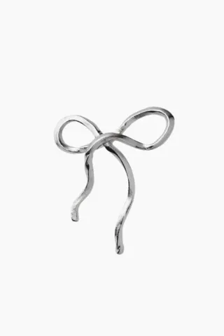 Flow Bow Earring - Silver - Stine A — produktfoto