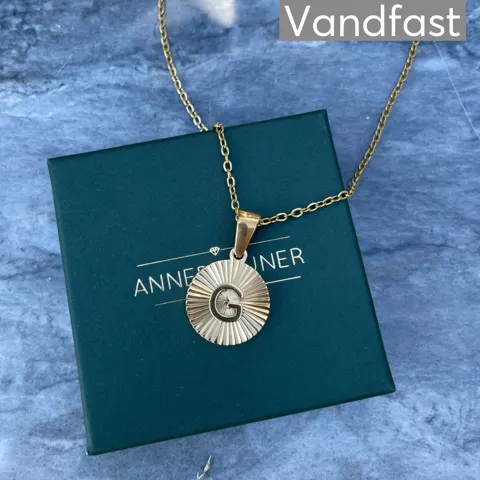 ANNEBRAUNER Sun Burst Letter Halskæde 18K Guldbelagt - A — produktfoto