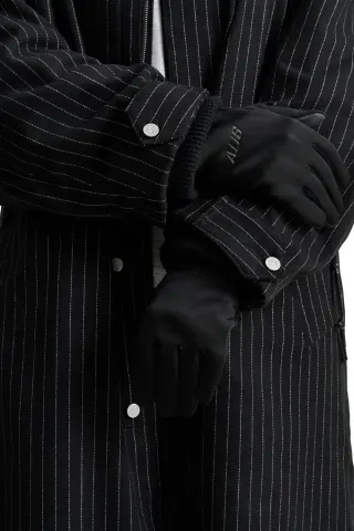 Pura Running Gloves With Embroidering - Solid Black - ALIS — produktfoto