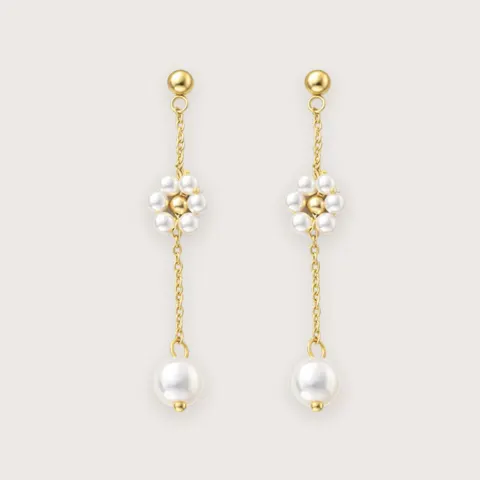 Daisy drop earrings  18k forgyldte perleøreringe — produktfoto