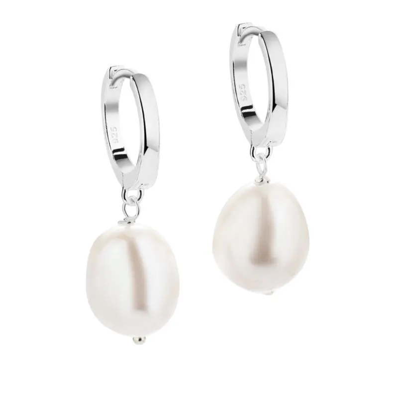 *MAREN PEARL BIG, 13 mm. blanke klik creoler med 12 mm. ferskvandsperle vedhæng. — produktfoto