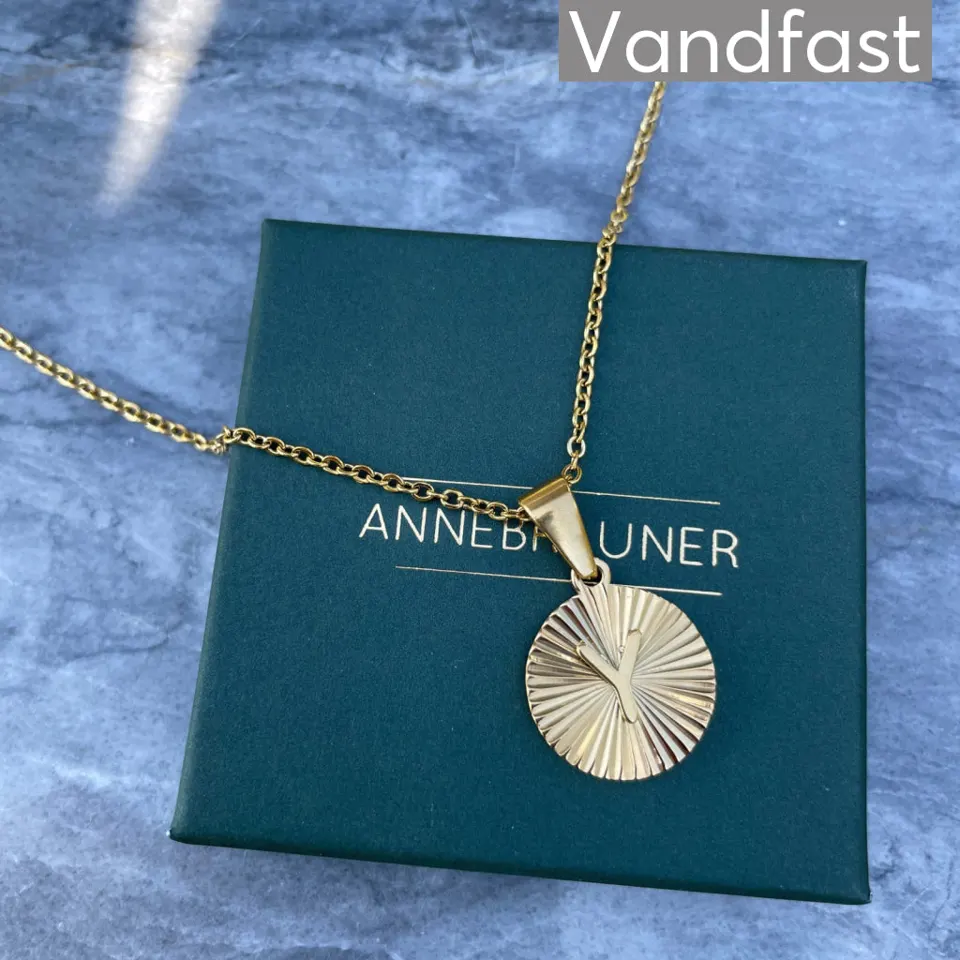 ANNEBRAUNER Sun Burst Letter Halskæde 18K Guldbelagt - A — produktfoto