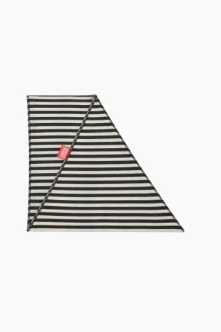NPS Scarf Triangle Big Wool - Black/Ecru - Nørgaard på Strøget — produktfoto