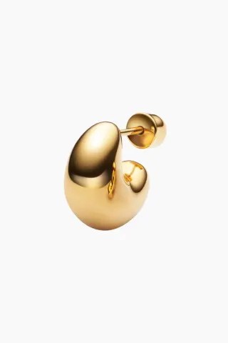 Tryvann Pillow Earring - Gold - Maria Black — produktfoto