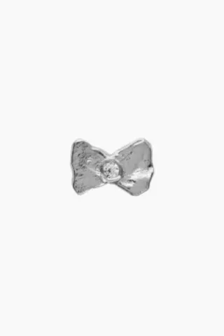 Tres Petit Bow Earring - Silver - Stine A — produktfoto
