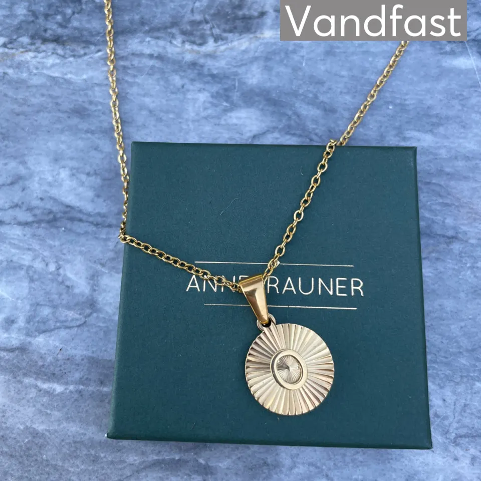 ANNEBRAUNER Sun Burst Letter Halskæde 18K Guldbelagt - A — produktfoto