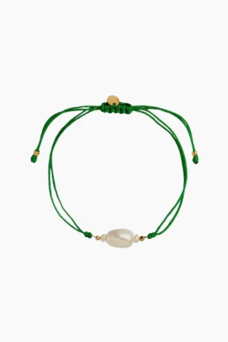 Baroque Pearl Berrie Bracelet - Grass Green Ribbon - Stine A — produktfoto