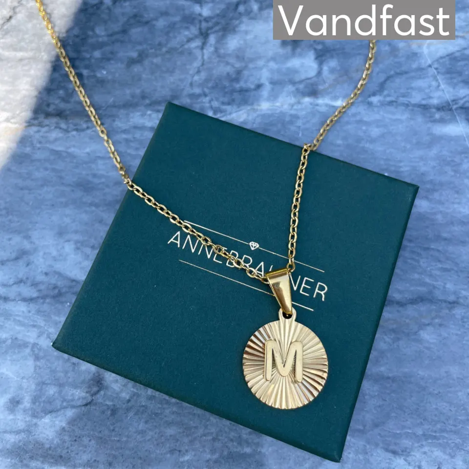 ANNEBRAUNER Sun Burst Letter Halskæde 18K Guldbelagt - A — produktfoto