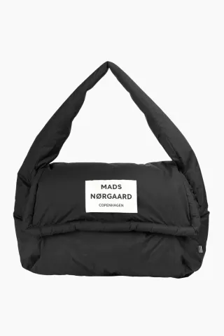 Recycle Pillow Bomb Bag - Jet Black - Mads Nørgaard — produktfoto