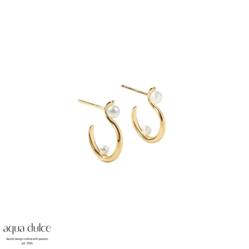 SWAN PEARL HOOP SMALL | GOLDEN — produktfoto